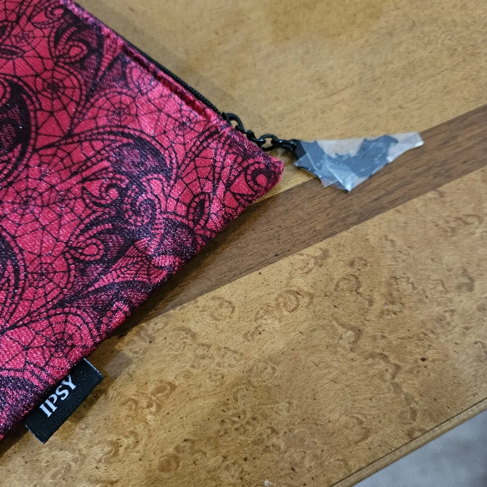 Clinique quickliner for eyes + Ipsy Halloween makeup bag